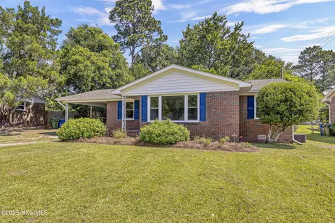 5425 Ridgewood Heights Dr, Wilmington, NC 28403