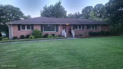 2262 Old Oak Rd, Kinston, NC 28504