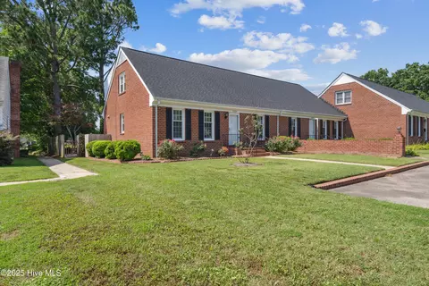 2220 Nash Pl N, Wilson, NC 27896