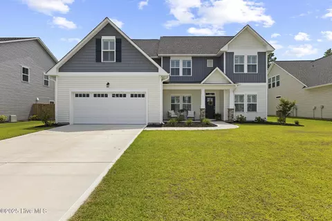 210 W Weatherbee Way, Hampstead, NC 28443