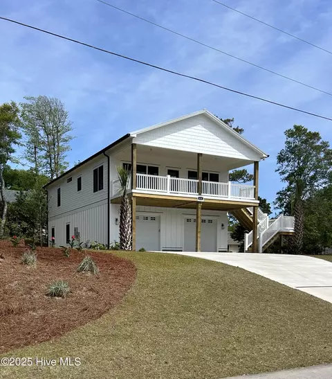 128 Conch Ct, Emerald Isle, NC 28594