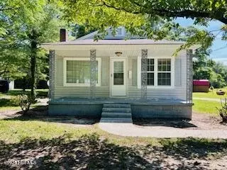 404 N Forbes St, La Grange, NC 28551