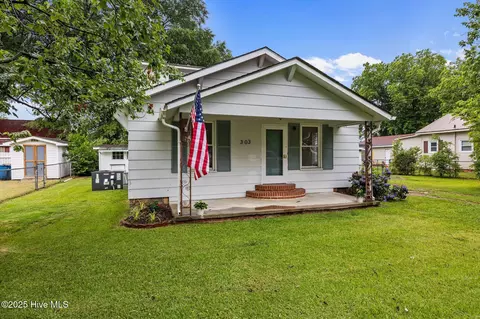 303 N Watauga Ave, Dunn, NC 28334