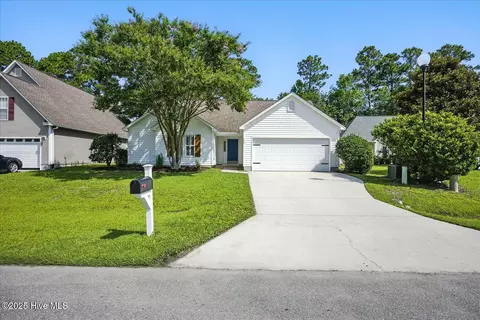 111 Yaupon Ct, Hampstead, NC 28443