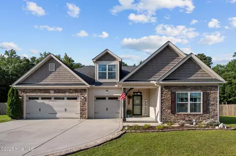122 Mittams Point Dr, Jacksonville, NC 28546