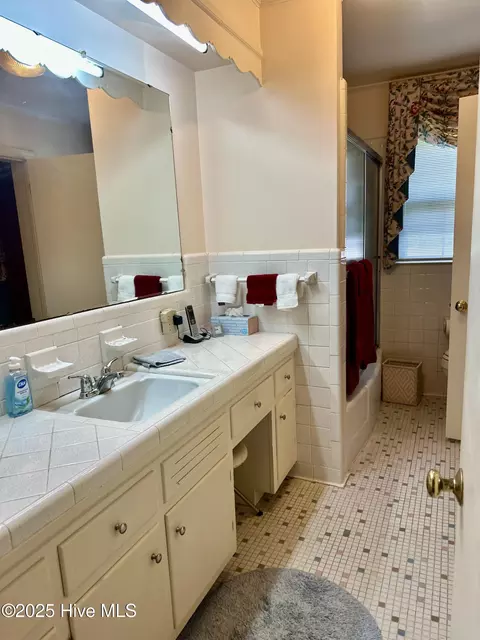 Bath - 109 Conway Rd, Fair Bluff, NC 28439 photo 4 of 4