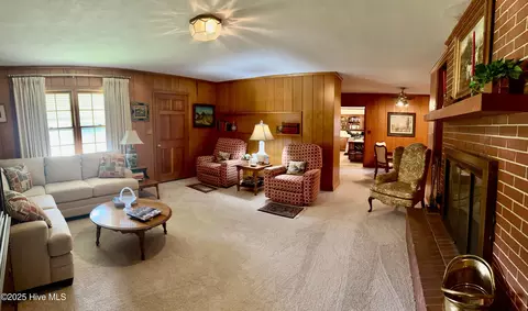 Living - 109 Conway Rd, Fair Bluff, NC 28439 photo 3 of 5