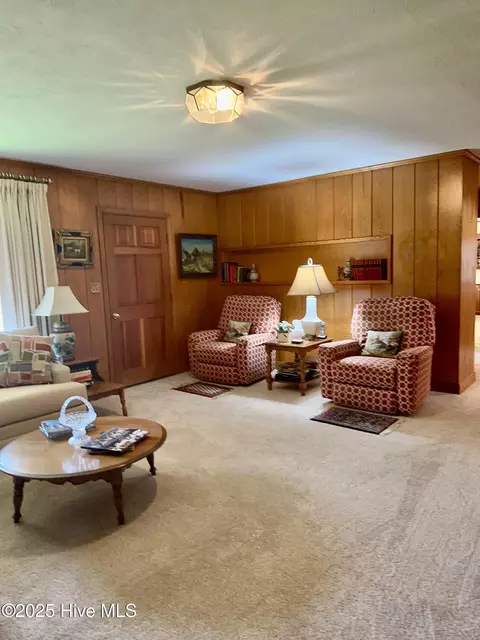 Living - 109 Conway Rd, Fair Bluff, NC 28439 photo 4 of 5