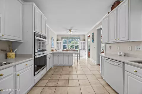 Kitchen - 1910 Big Mill Rd, Williamston, NC 27892 photo 2 of 4