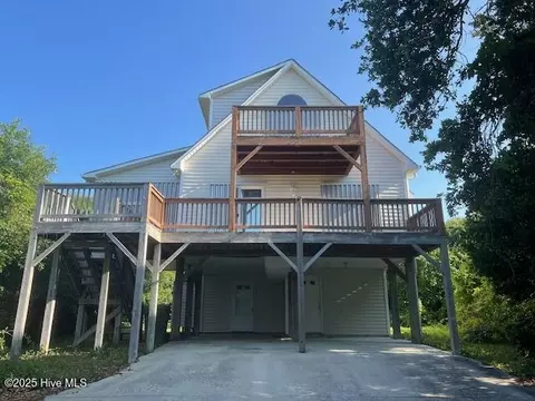 5416 Emerald Dr, Emerald Isle, NC 28594
