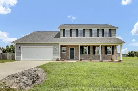 102 Hardin Dr, Maysville, NC 28555