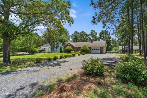 132 E Shenandoah Rd, West End, NC 27376 photo 7