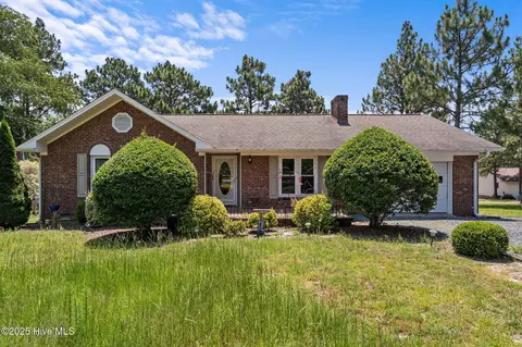 132 E Shenandoah Rd, West End, NC 27376