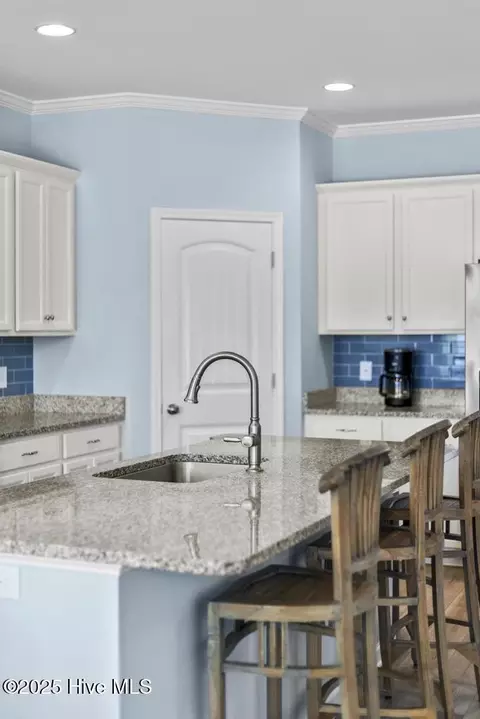 Kitchen - 78 Violetear Rdg, Hampstead, NC 28443 photo 4 of 6