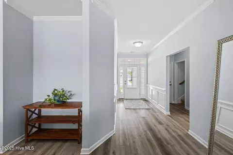 Entry Way - 78 Violetear Rdg, Hampstead, NC 28443 photo 3 of 4