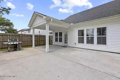 Exterior - 78 Violetear Rdg, Hampstead, NC 28443 photo 3 of 8