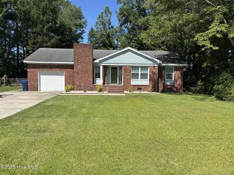 102 Daniels Ct, Havelock, NC 28532
