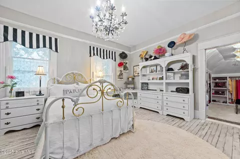 Bedroom - 400 E Main St, Washington, NC 27889 photo 10 of 15