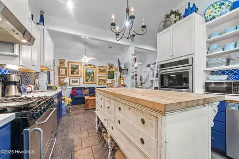 Kitchen - 400 E Main St, Washington, NC 27889 photo 3 of 4