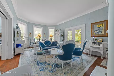 Living - 400 E Main St, Washington, NC 27889 photo 7 of 9