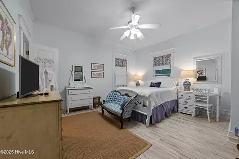 Bedroom - 400 E Main St, Washington, NC 27889 photo 13 of 15