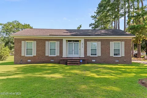 6715 Clarks Neck Rd, Washington, NC 27889
