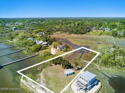 7663 Myrtle Grove Rd, Wilmington, NC 28409