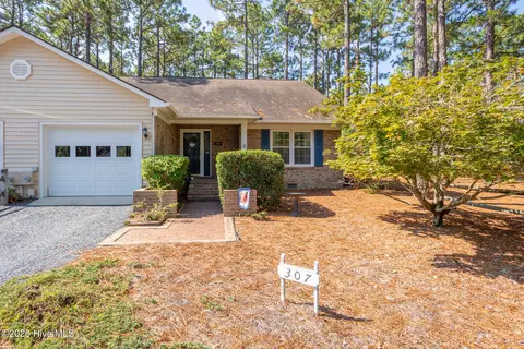 307 Laforet Ct, Aberdeen, NC 28315