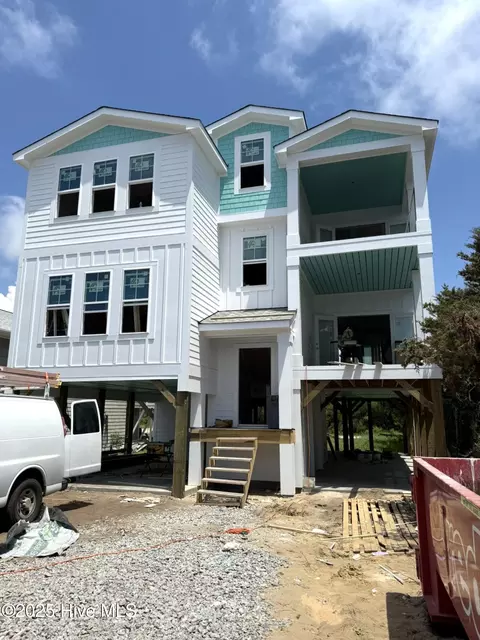 128 W Dolphin Dr, Oak Island, NC 28465