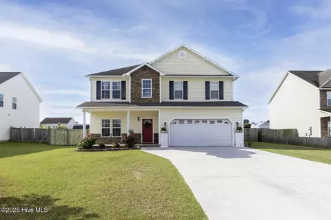 102 Landover Dr, Richlands, NC 28574