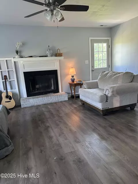 392 Riggs Rd, Hubert, NC 28539 photo 2