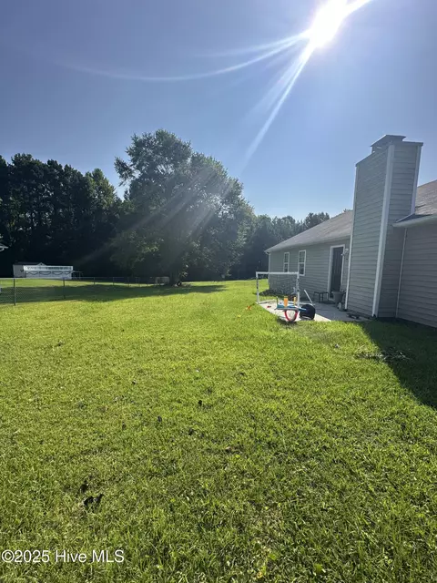 392 Riggs Rd, Hubert, NC 28539 photo 6