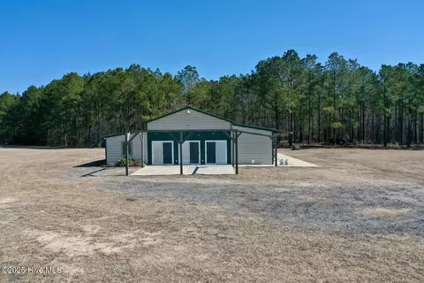 6494 River Rd, Vanceboro, NC 28586