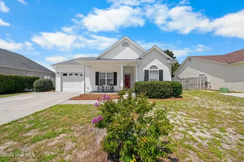 6818 Teviot Dr, Wilmington, NC 28412