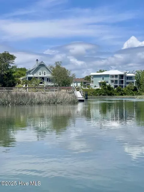 4734 Island Walk Dr SW, Shallotte, NC 28470