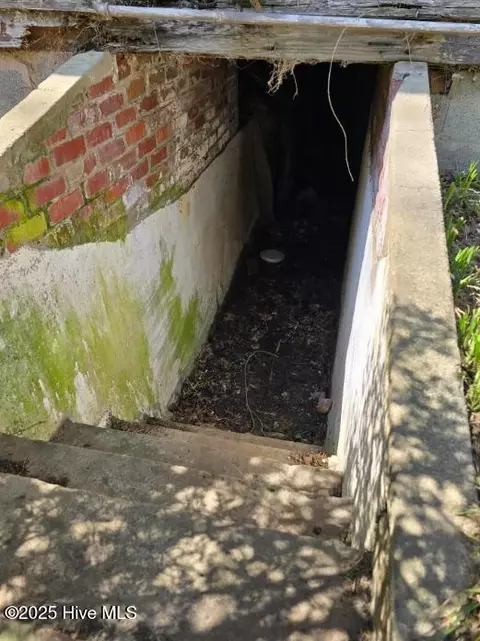 Exterior - 209 Daniel St W, Wilson, NC 27893 photo 3 of 5