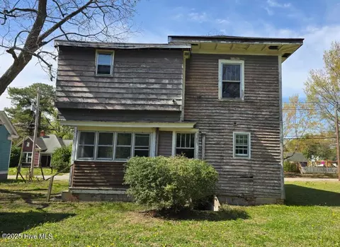 Exterior - 209 Daniel St W, Wilson, NC 27893 photo 2 of 5