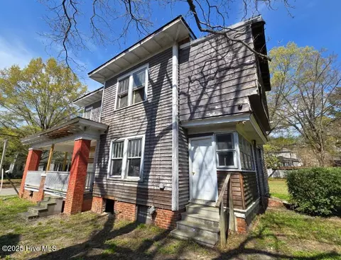 Exterior - 209 Daniel St W, Wilson, NC 27893 photo 4 of 5
