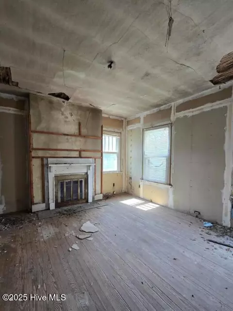Living - 209 Daniel St W, Wilson, NC 27893 photo 1 of 3