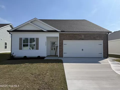 1020 Seven Iron Dr, Ayden, NC 28513