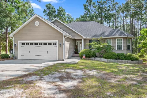 95 Canal Dr, Southport, NC 28461