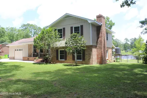 111 Lakeside Dr, Havelock, NC 28532