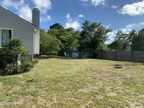 Exterior - 101 Avon Dr, Hubert, NC 28539 photo 5 of 6