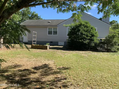 Exterior - 101 Avon Dr, Hubert, NC 28539 photo 4 of 6
