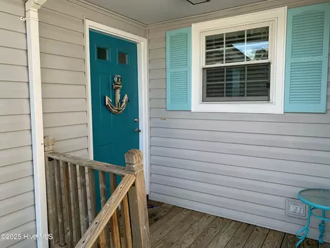 Exterior - 101 Avon Dr, Hubert, NC 28539 photo 3 of 6