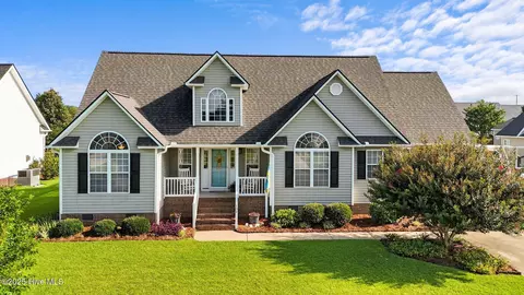 132 Grandifloria Ct, Winterville, NC 28590