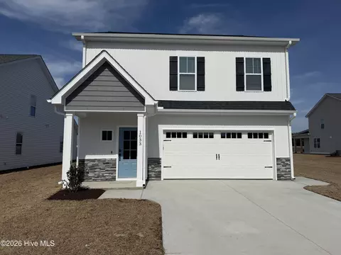 1033 Seven Iron Dr, Ayden, NC 28513