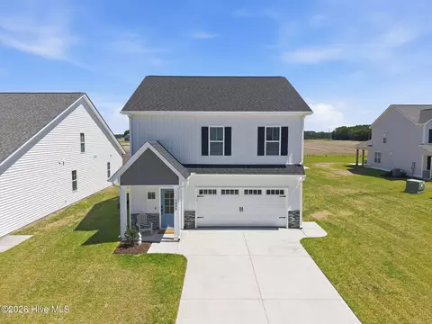 1033 Seven Iron Dr, Ayden, NC 28513