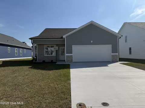 1024 Seven Iron Dr, Ayden, NC 28513