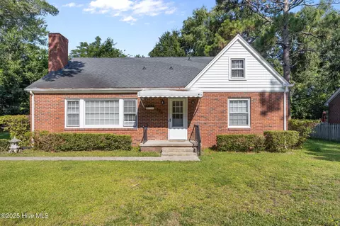 204 S Warren St, Greenville, NC 27858